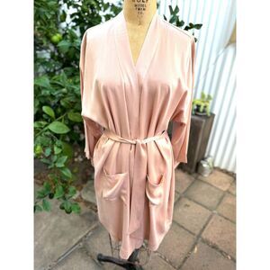 NWOT Quince Blush Pink Silk Long Sleeve Above the Knee Wrap Robe Size One Size